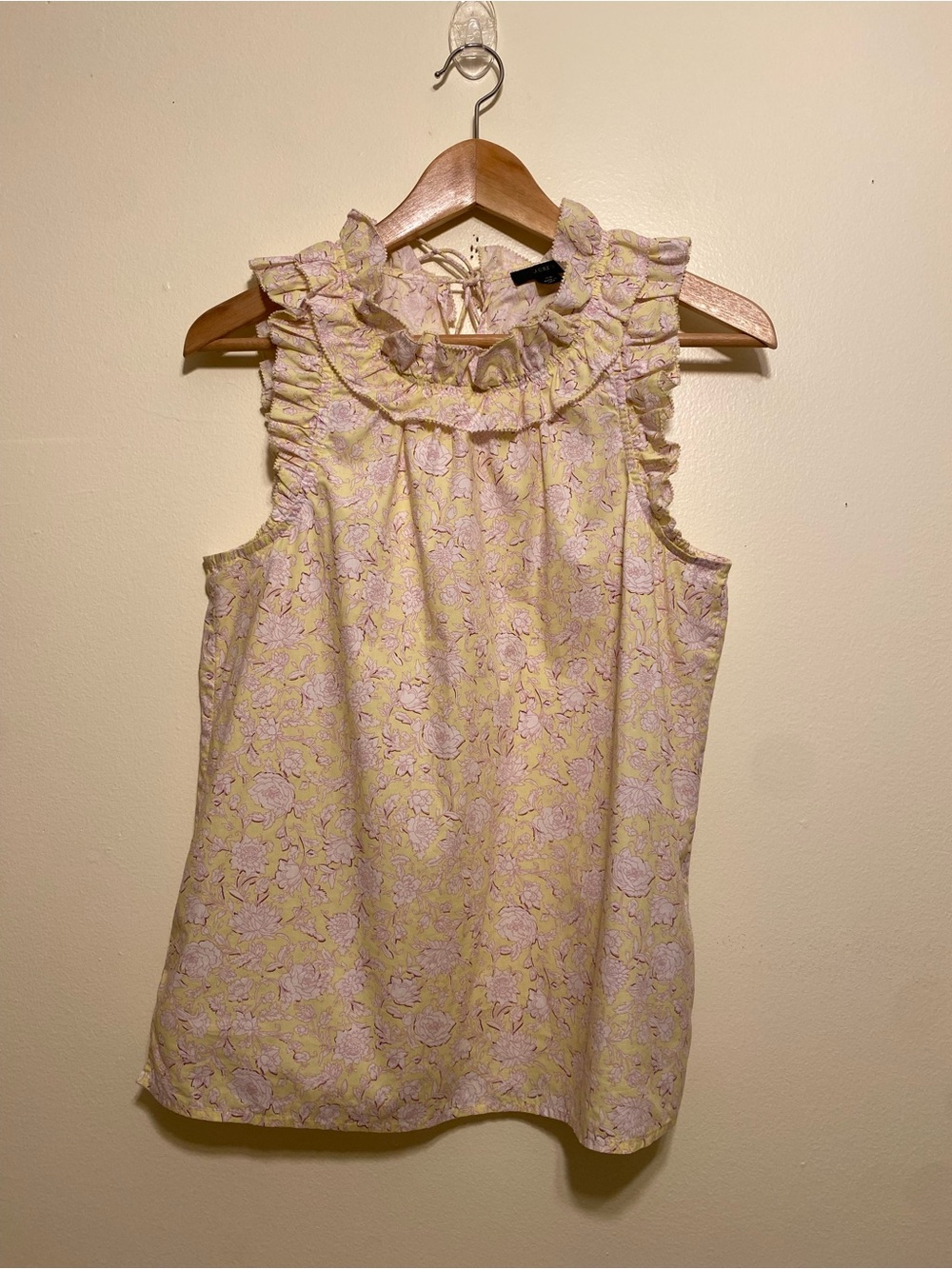 J. Crew Yellow and Pink Floral Ruffle Neck Sleeveless Top. Size XS . Style AY746